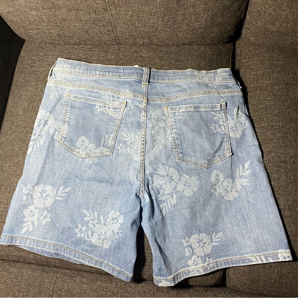 Thereabouts Jean Shorts - Picture 5 of 5